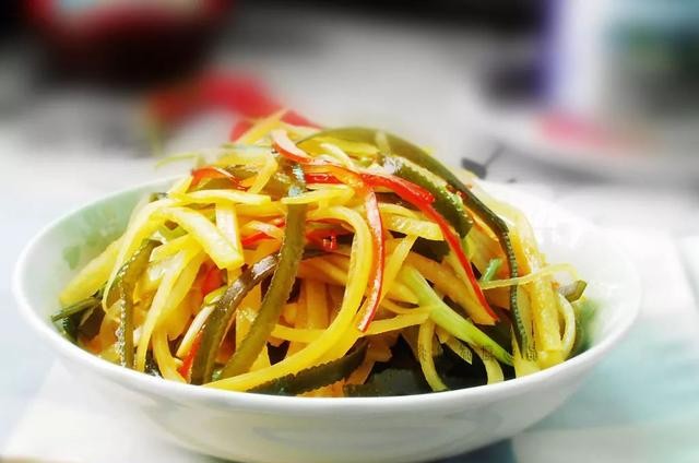 土豆干粮的家常做法,东北土豆白面干粮的做法