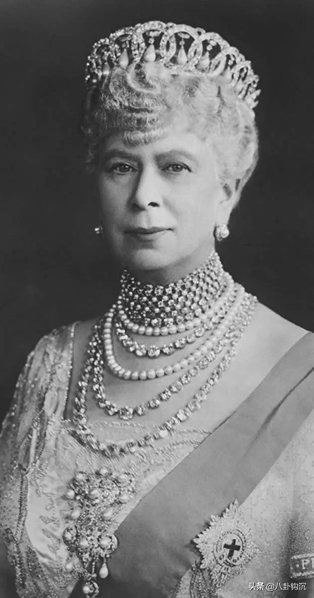 英国王室是怎样赚钱的,英国王室家庭收入