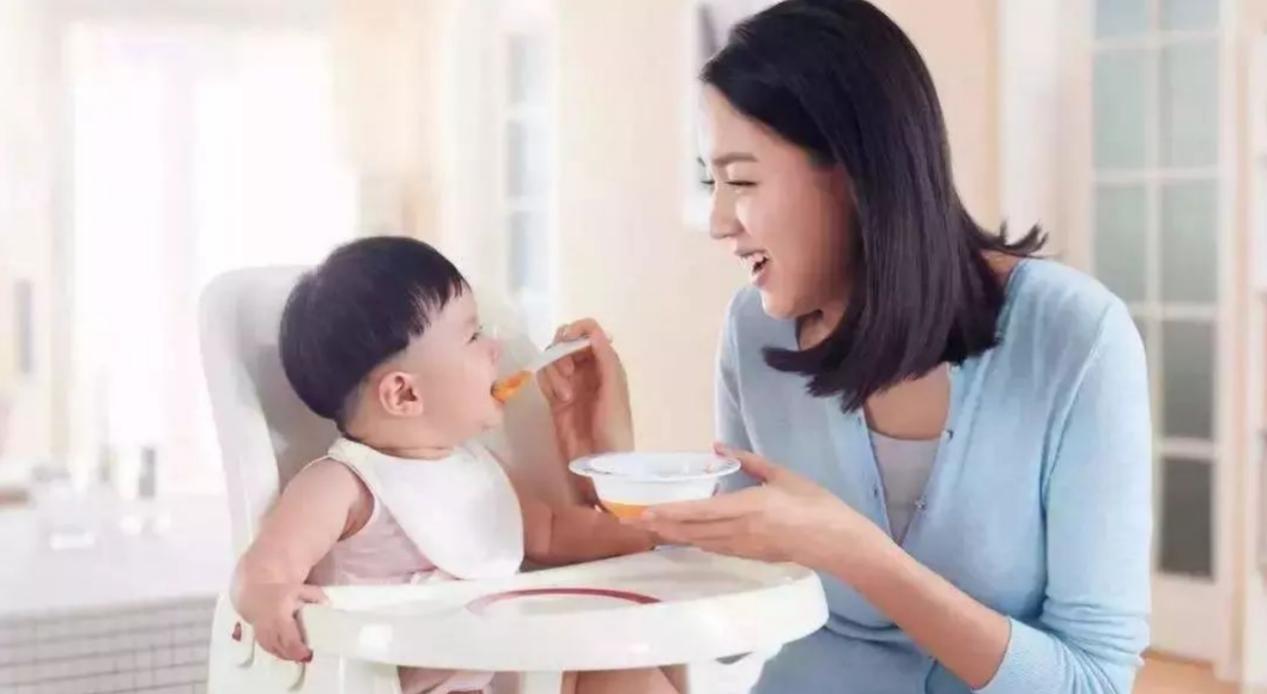 宝宝吃多少毫升奶公式,宝宝吃多少毫升奶怎么冲调