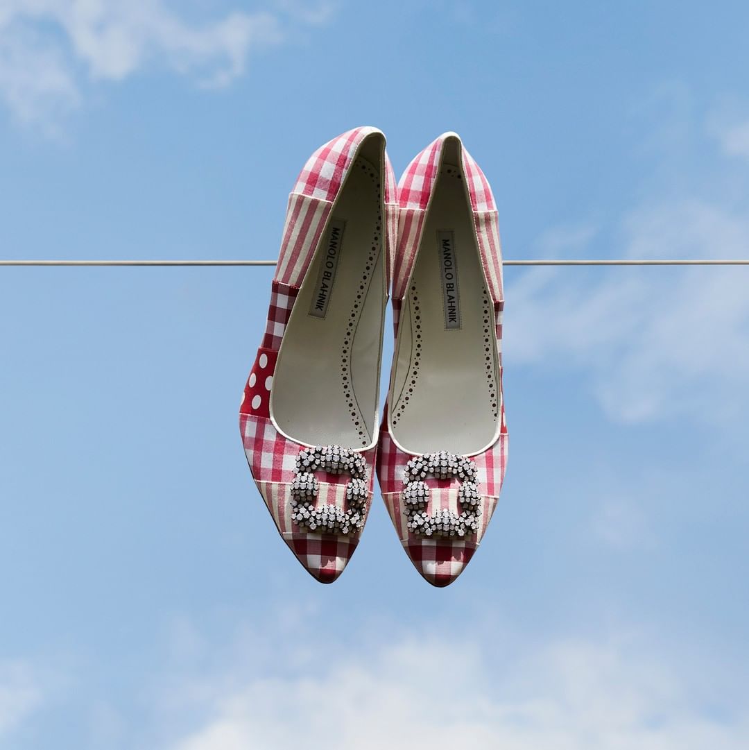 经典奢侈高跟鞋品牌有哪些,时尚界的宠儿高跟鞋的演变史