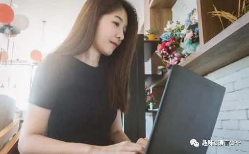 女程序员哭诉年薪45万,程序员年薪70万相亲35次皆失败