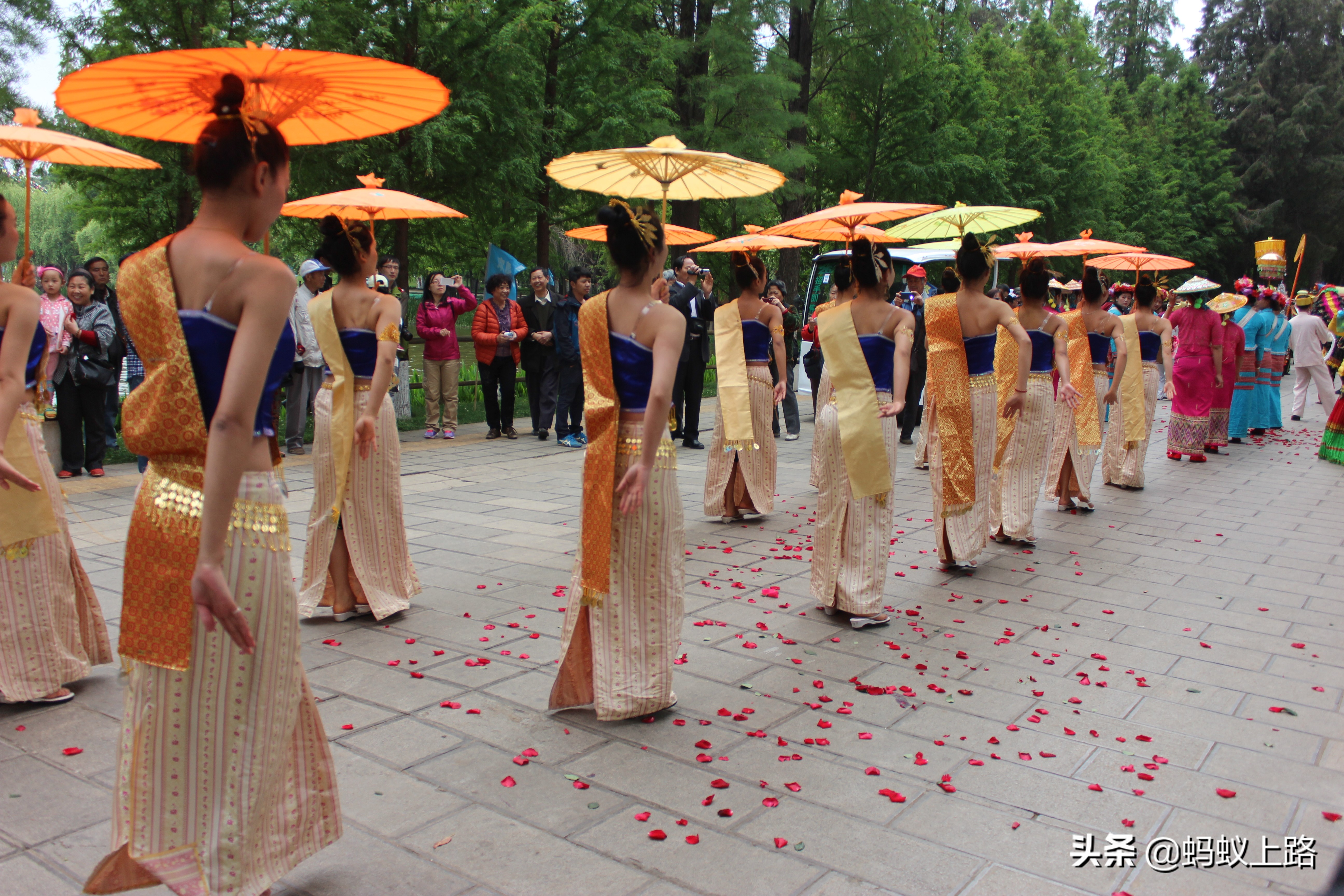 回顾傣族春节盛宴泼水节,云南省傣族泼水节4月几日开始