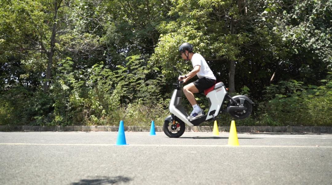 新大洲本田新s07和五羊本田ube对比,新大洲本田s08和五羊本田电动车