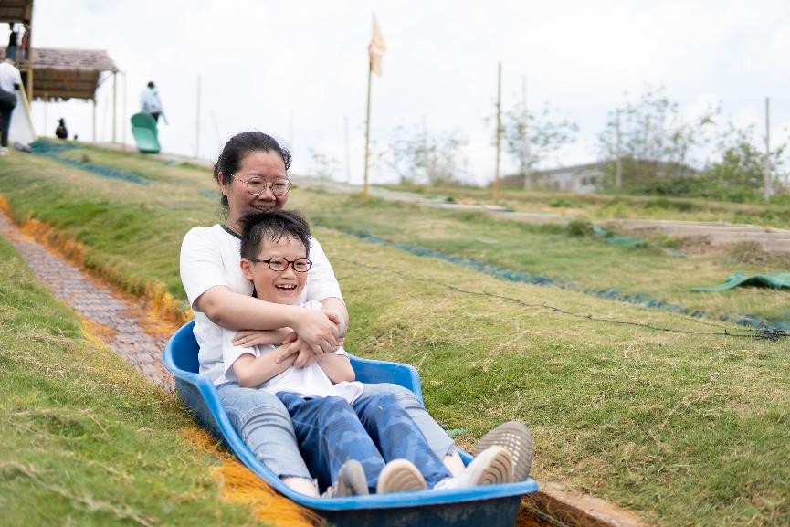 罕步教育2021年虎英小学203班亲子春游活动｜阳光行快乐游