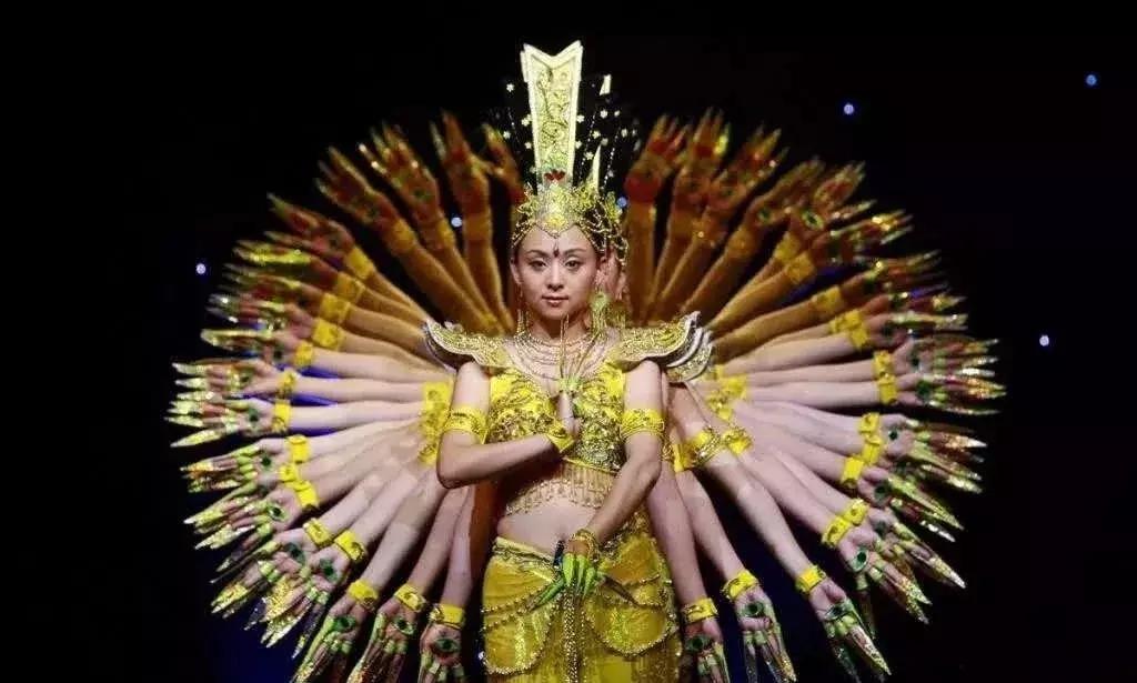 临夏奥体中心和兰州奥体哪个好,临夏最好看的奥体中心