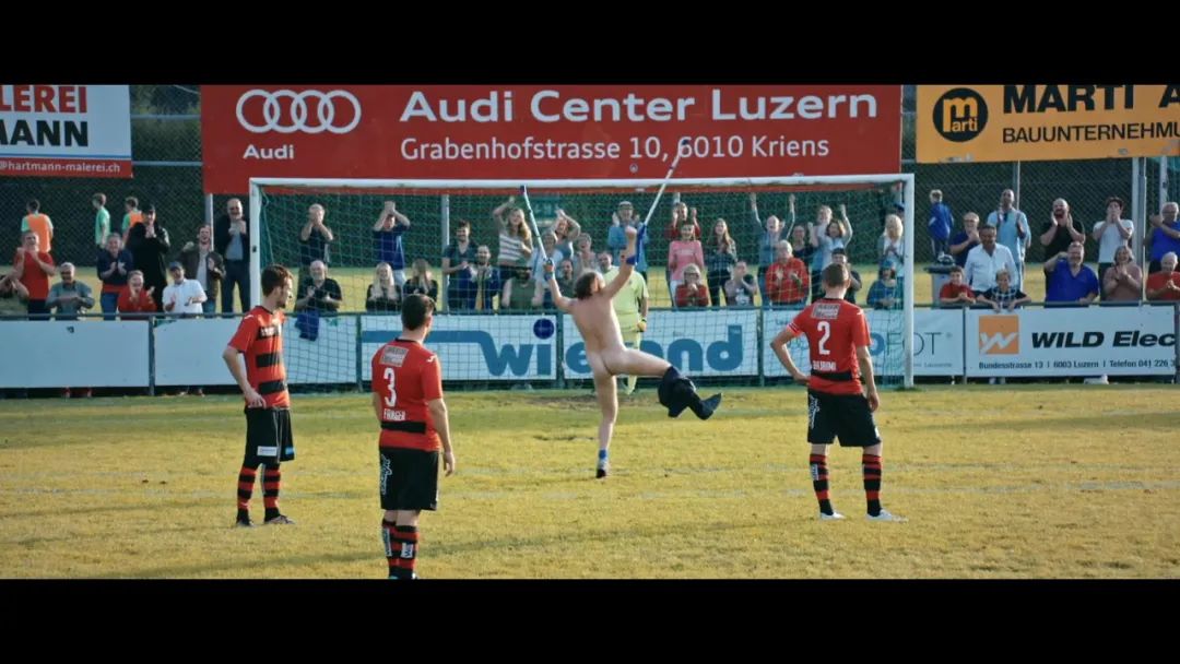 尺度爆表，这片连海报都打了马赛克