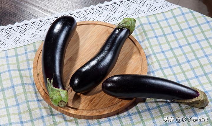 选购茄子有什么技巧和方法 (买茄子是轻的好还是重的好)