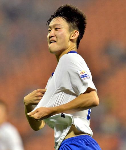 王彤鲁能左后卫还是右后卫,王彤鲁能边卫完整版