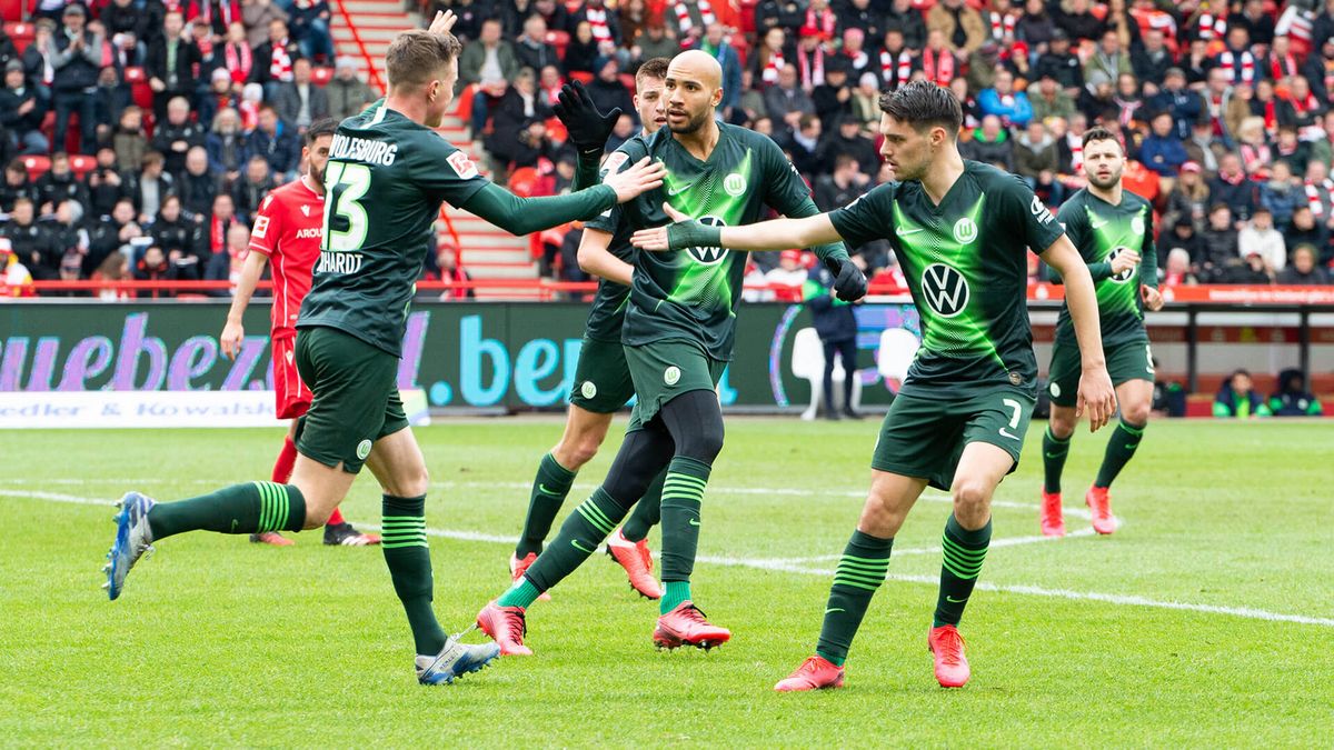 不玩任何国外聊天软件的人,不玩社交软件的明星