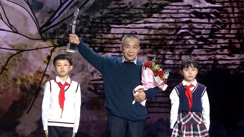 2020感动中国十大人物:颁奖词+英雄事迹+高分示例,全在这!