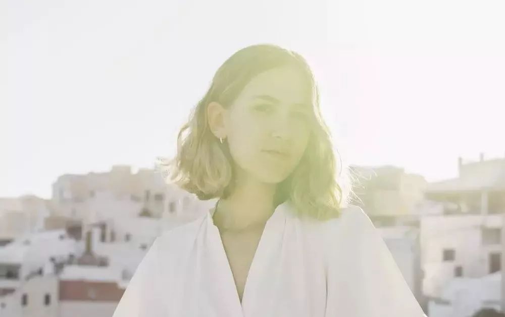 警惕“杀猪盘”,你以为的爱只是一场*局骗**