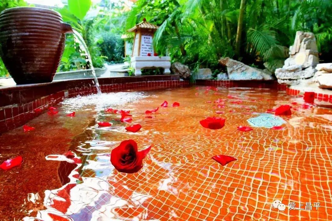 4.5折温泉套餐,99元一晚温泉