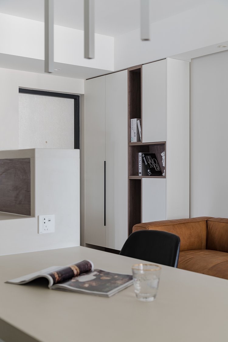 不走寻常路不坐寻常凳,客厅摆放餐桌椅效果图南北通透