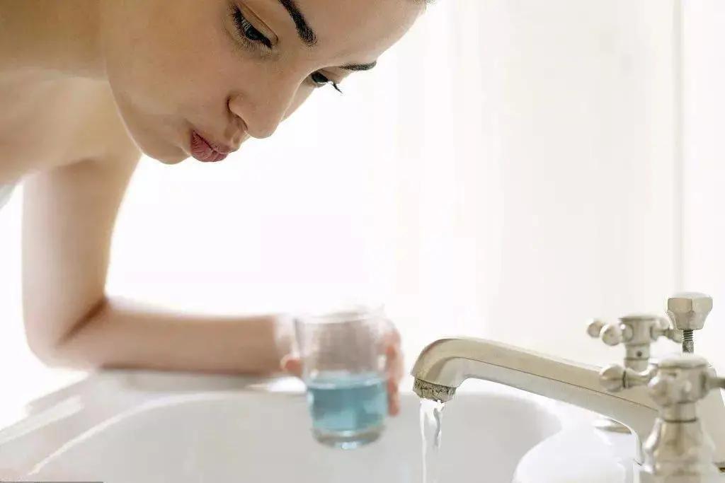 漱口水可以起到什么样的效果,漱口水有什么作用可以经常用吗