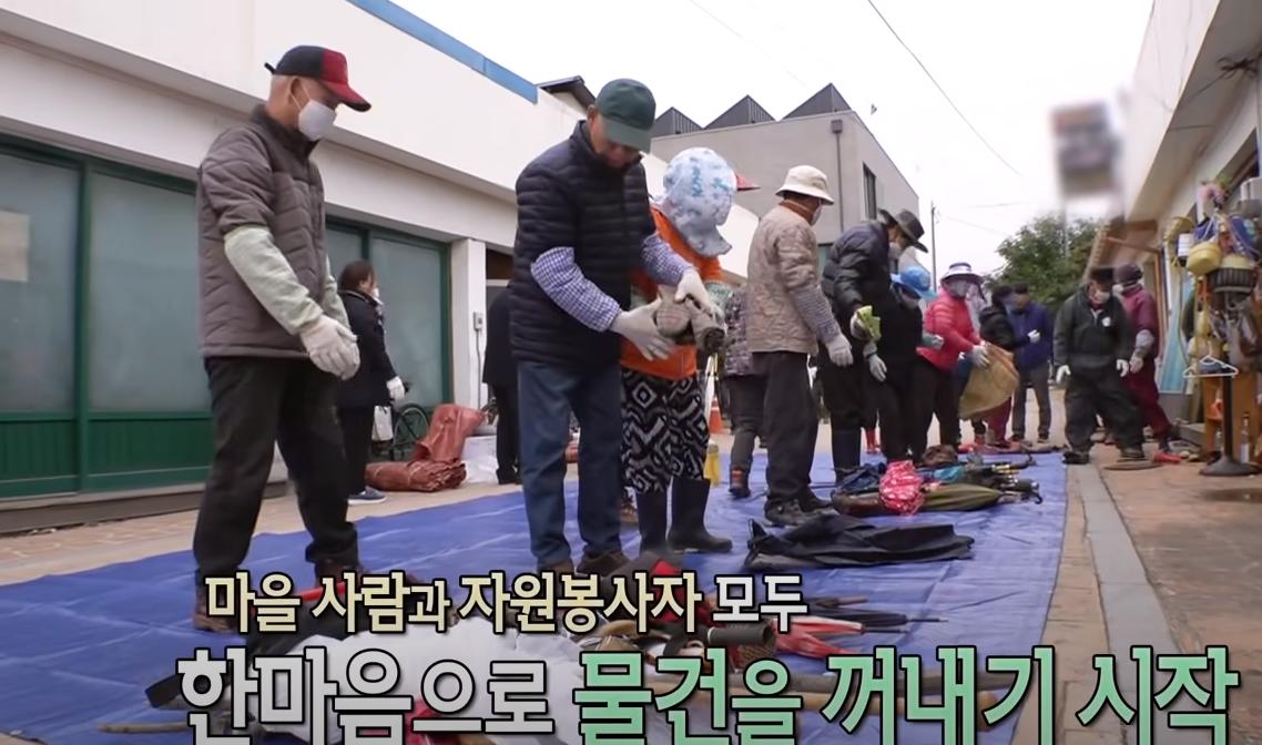 韩国老太独居深山40年,囤积癖老人去世