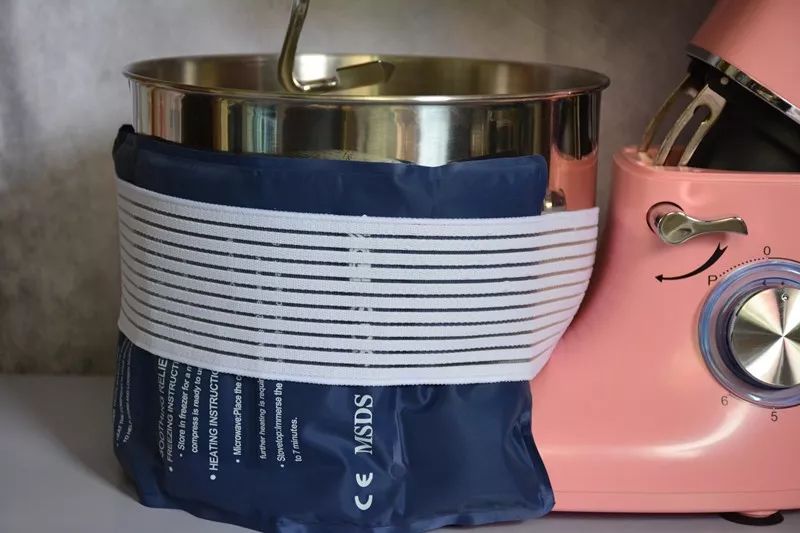 夏天揉面过热怎么办,揉面不粘手的技巧