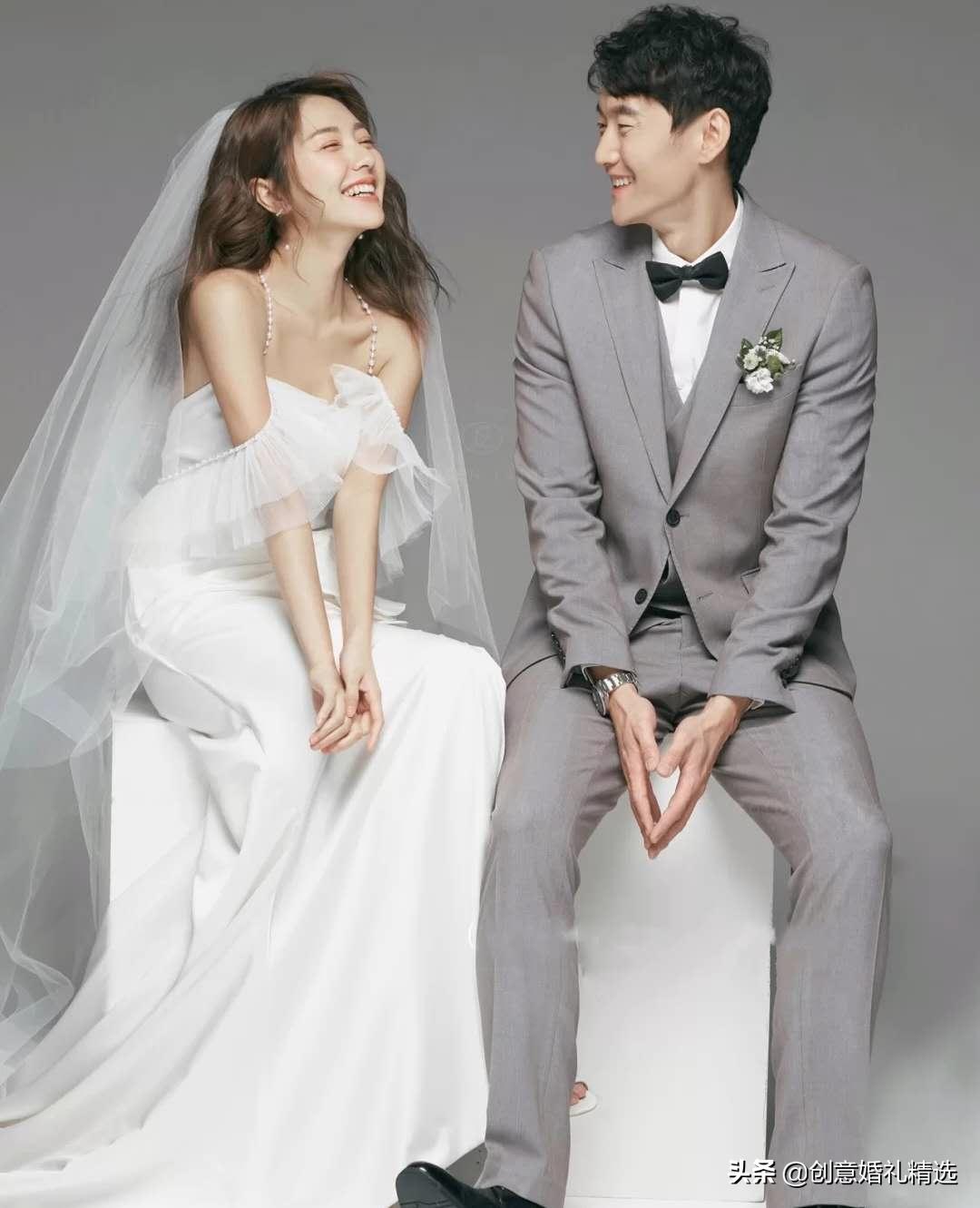 室内婚纱照的风格推荐自己在家拍,拍一套父母年代的婚纱照抖音