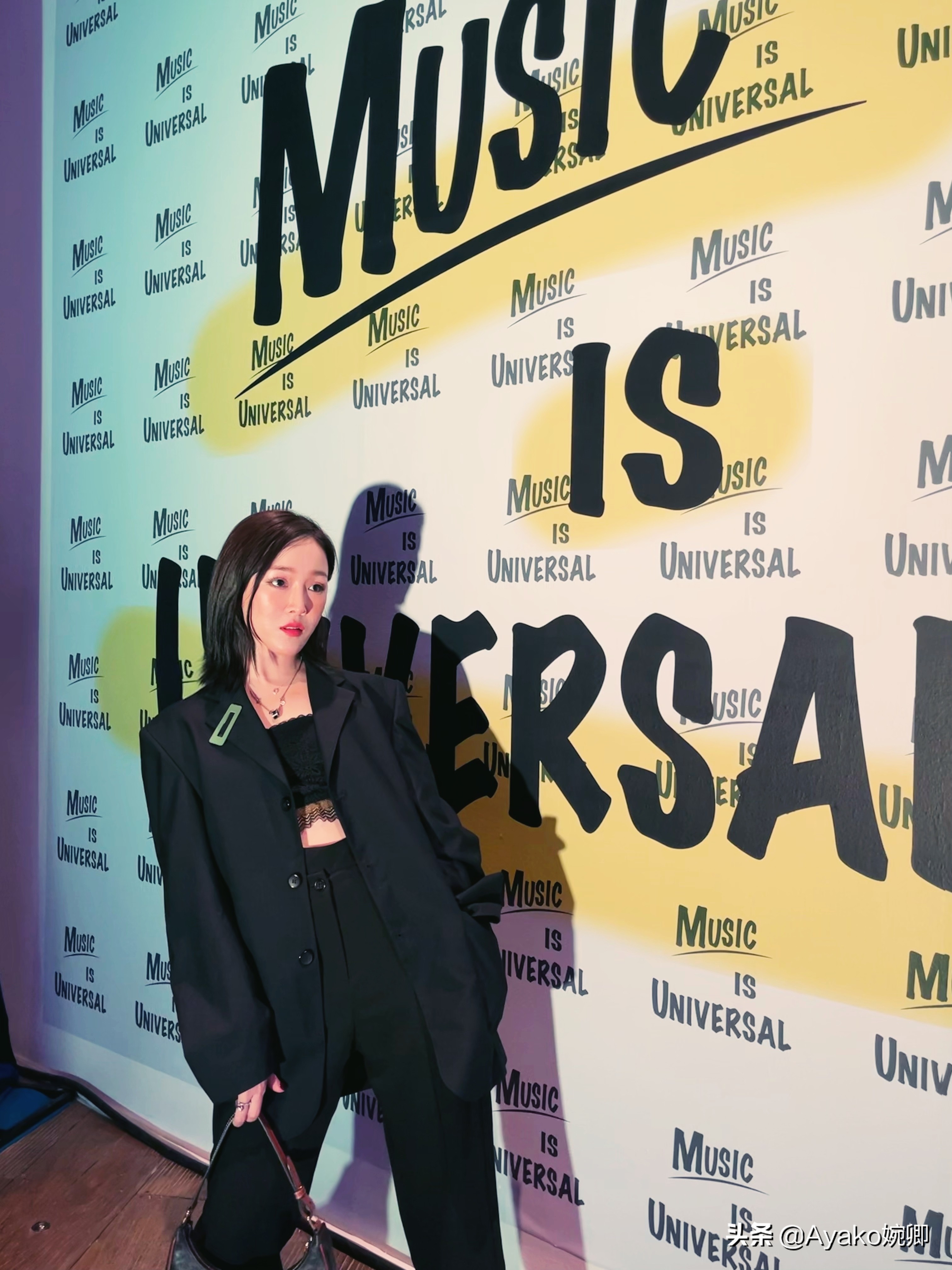 周末爬天花板,离地10千米