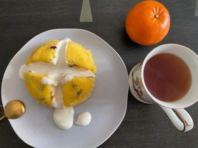 不用烤箱不用面粉不用酸奶做蛋糕,五分钟就能搞定的酸奶小蛋糕