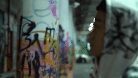 80后小伙开创中国风涂鸦，为周杰伦作画，如今却“无墙可涂”