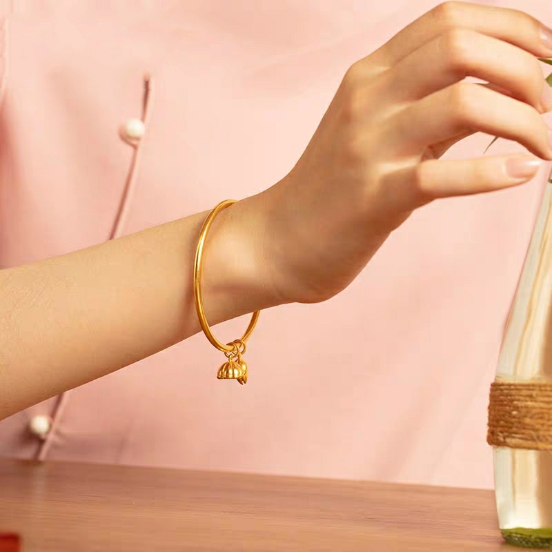 黄金手镯和翡翠手镯哪个保值,国际大牌翡翠手镯图片