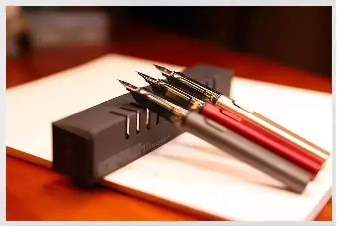 刘德华陈道明书法,刘德华井柏然领衔主演