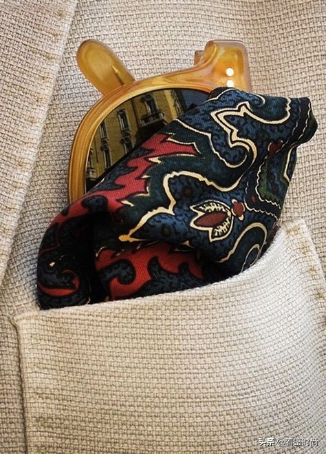 男士口袋方巾,男士小方巾怎么系简单好看