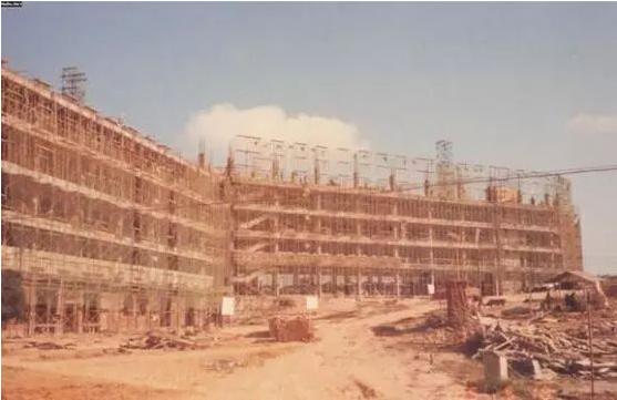 深圳大学知名校友孟晚舟,孟晚舟毕业华中科技大学哪个专业