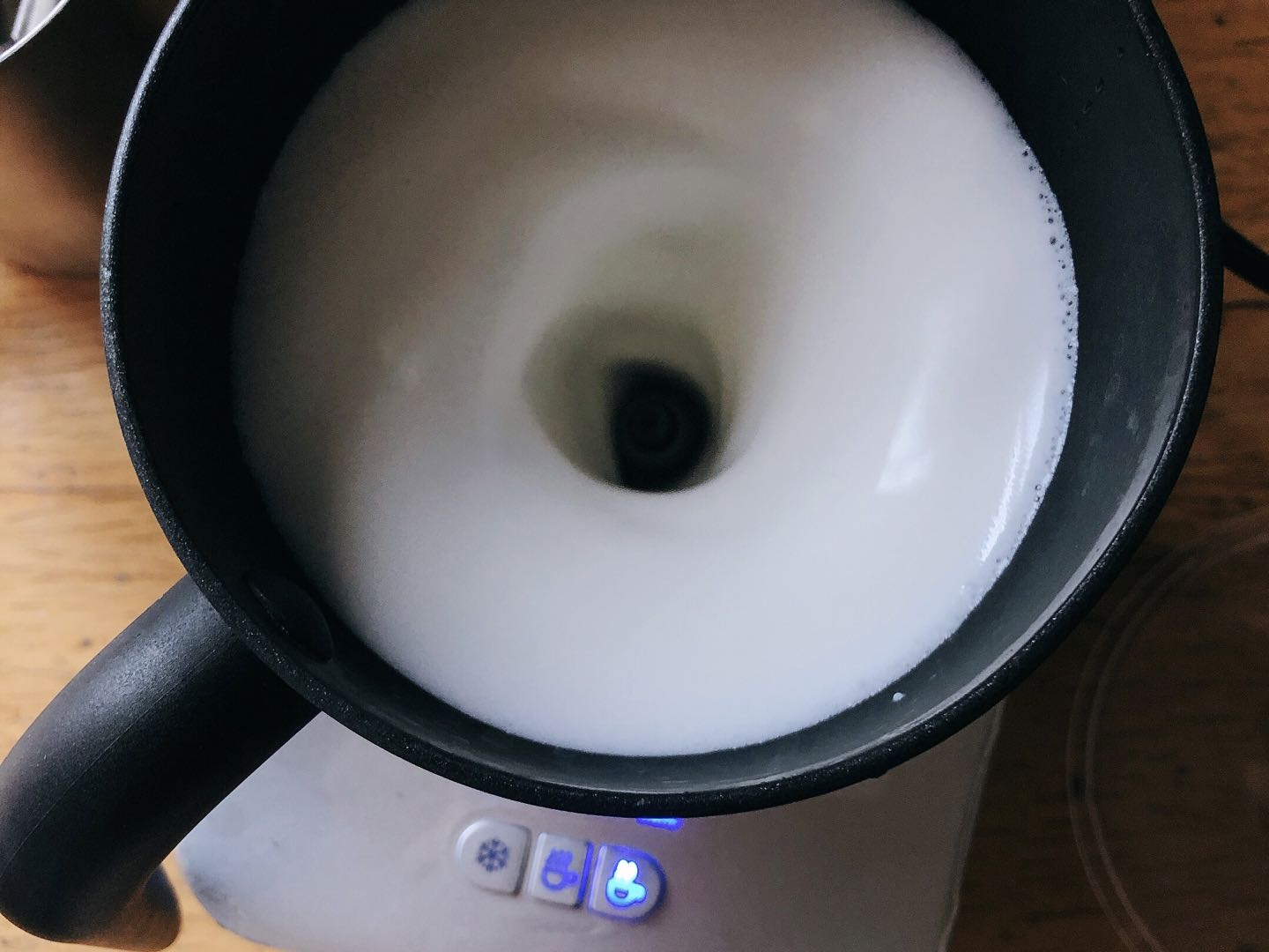 家庭咖啡机如何打奶泡,家用咖啡机蒸汽不足如何打奶泡