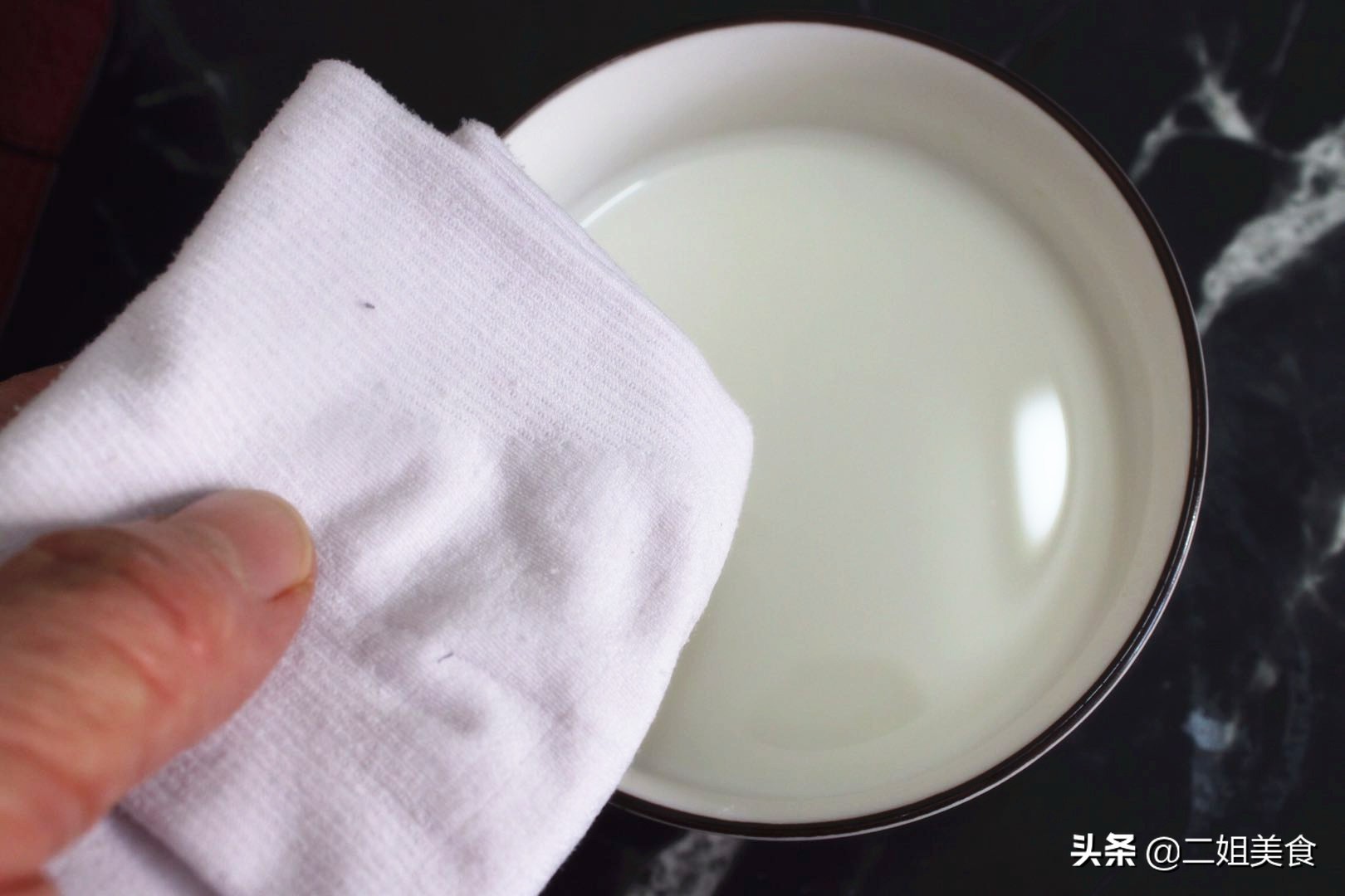 过期牛奶的15种用法,过期牛奶的几种使用方法