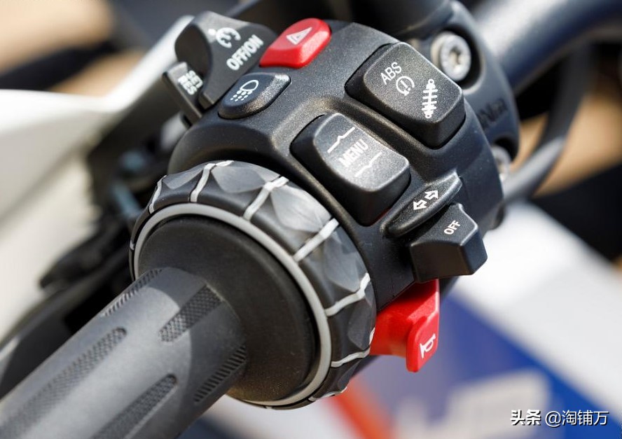 2019款宝马r1250摩托车,2021款宝马r1250gs座高