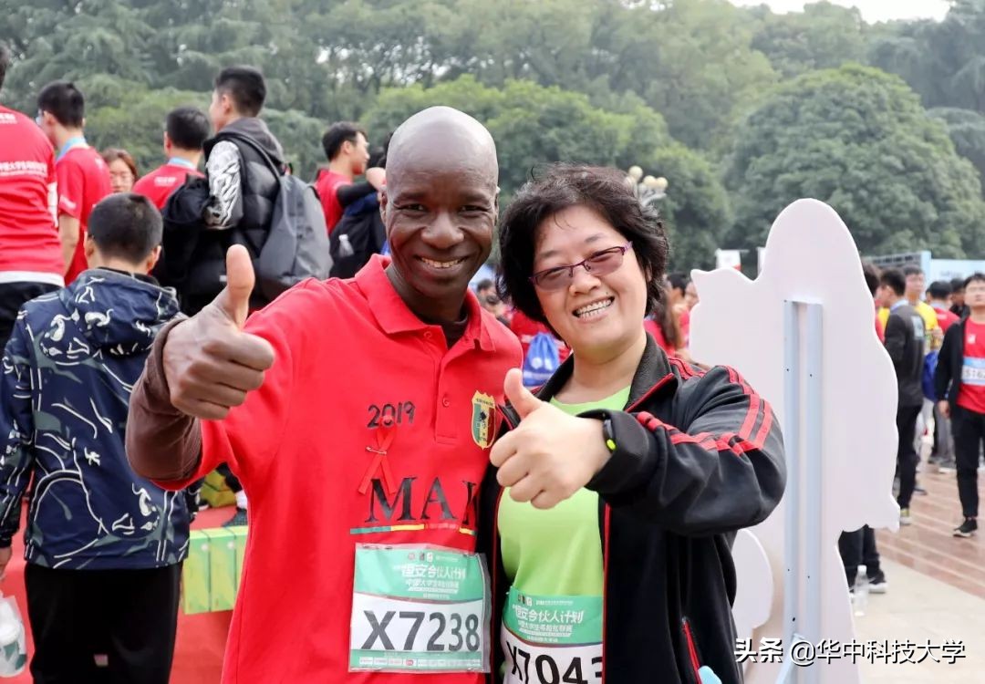 校园看跑步比赛,校园马拉松比赛