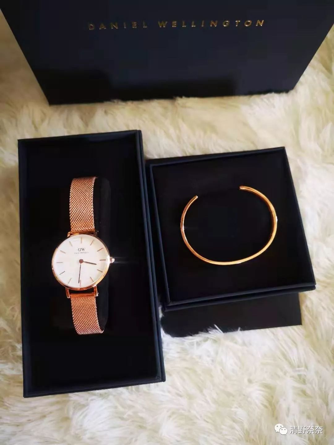 这个世界欠我,这个世界欠我一份快乐