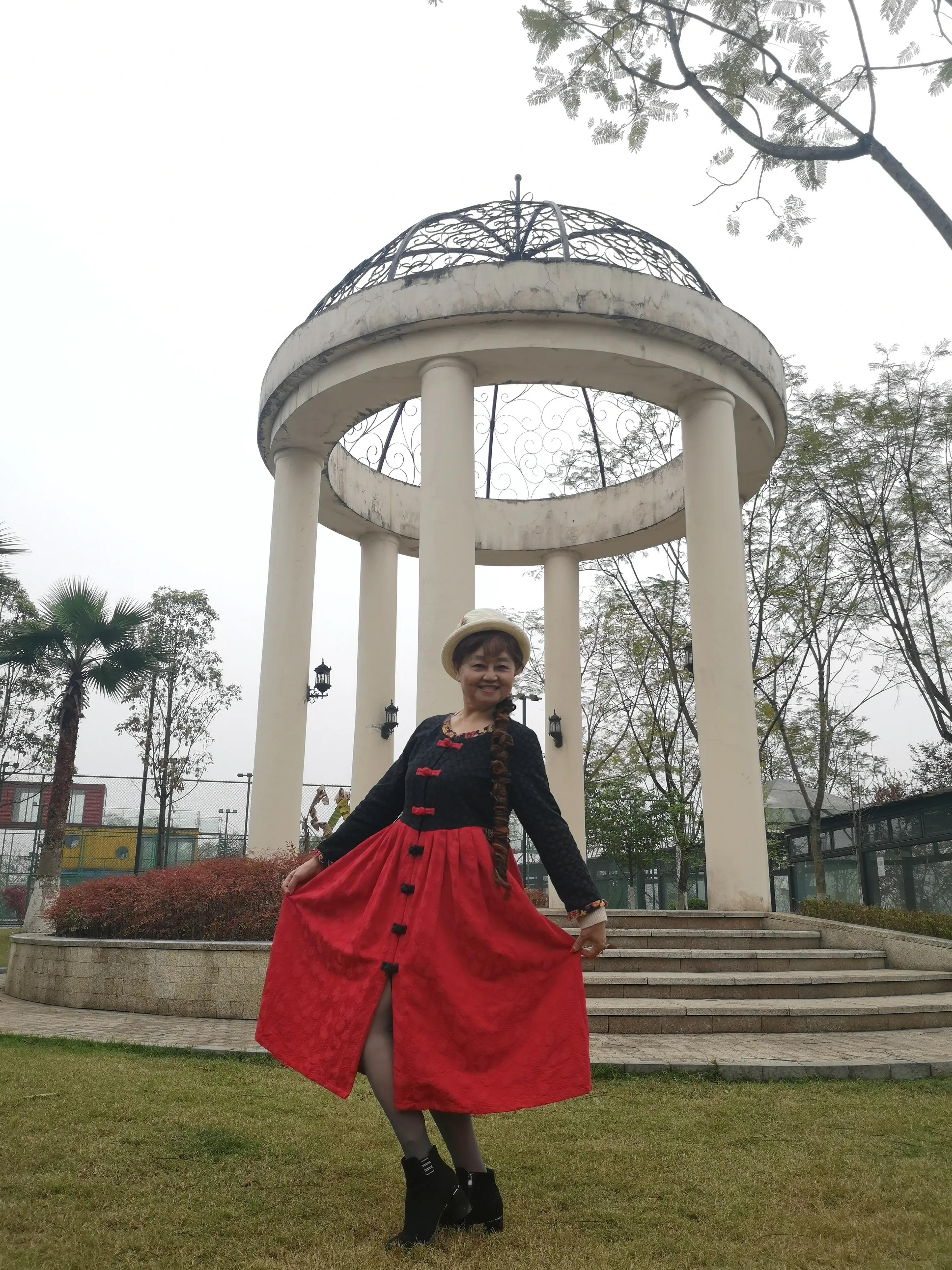 春游和姐妹踏青,春游踏青姐妹拍照