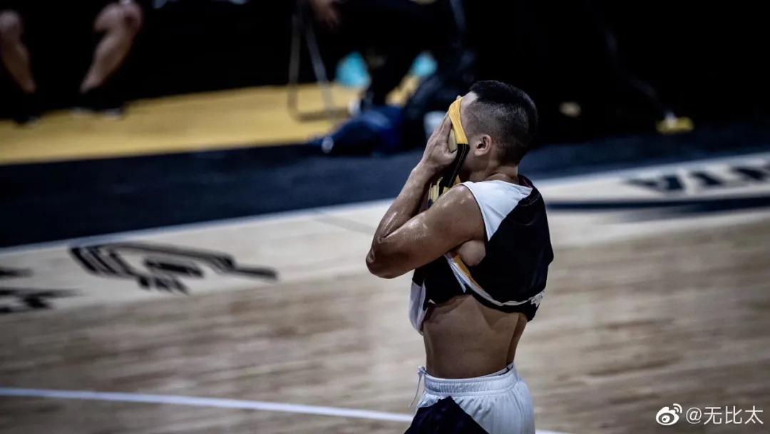 kiwi巅峰扣篮,奇迹控卫kiwi扣篮