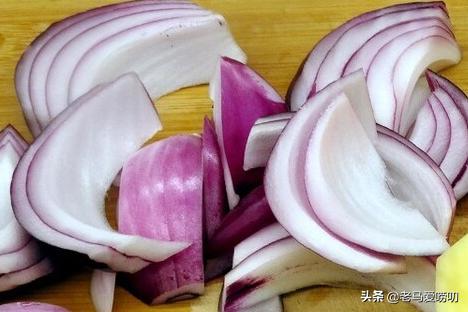 鸡肉土豆不焯水的做法,如何做土豆焖鸡肉土豆特别脆