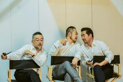 寮犻搧鏋椾笌8涓コ鏈嬪弸杩戠収,寮犻搧鏋楁渶婕備寒濂冲弸