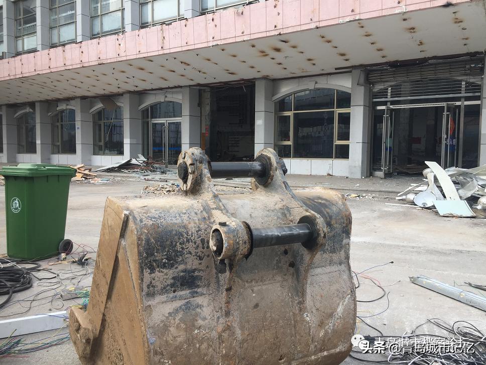 再见了老汽车站,再见青岛公交老车