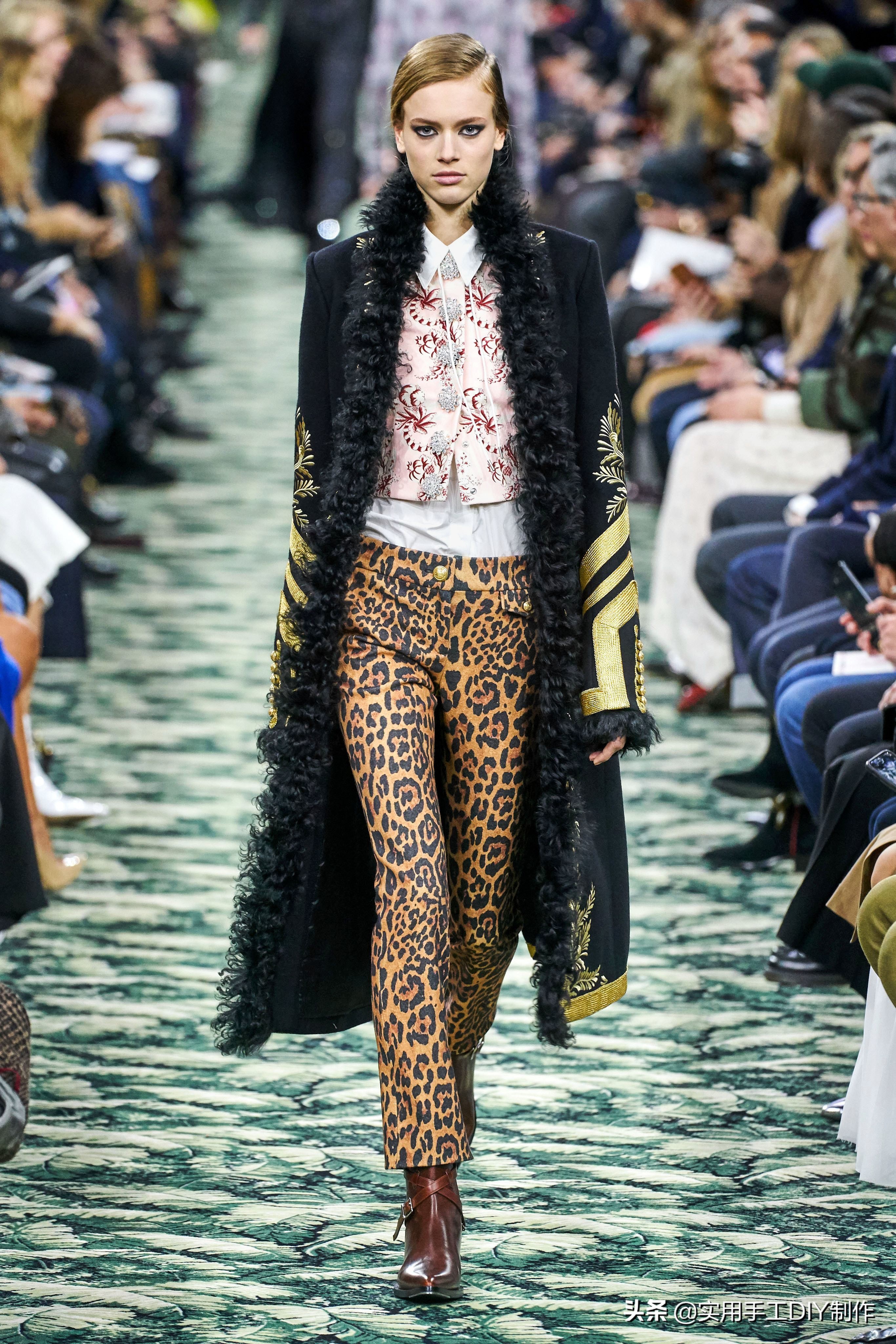 时装周pacorabanne系列2020,pacorabanne2021春夏系列金属长裙