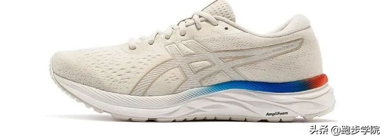 跑马的专业跑鞋,新手如何选择正确的跑鞋