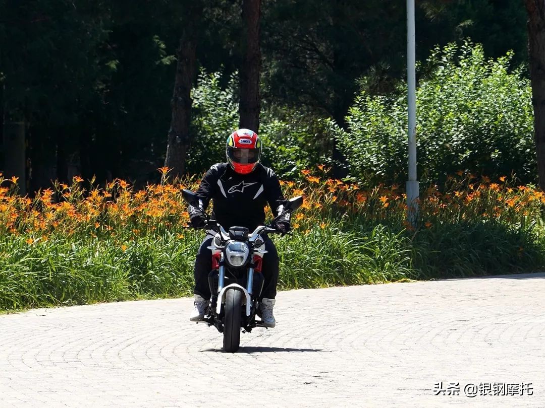 2018款银钢小怪兽125cc,银钢小怪兽yg150-23a电喷实测油耗