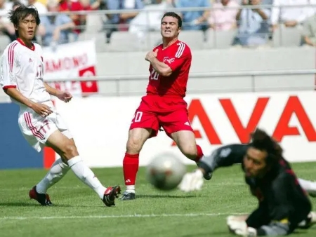 前国足队长杜威野球场吊射,前男足队长杜威回国了吗