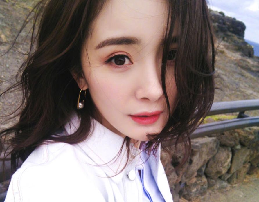 袁姗姗、唐嫣、马思纯的“伪素颜”，满满都是眼妆的硬技巧