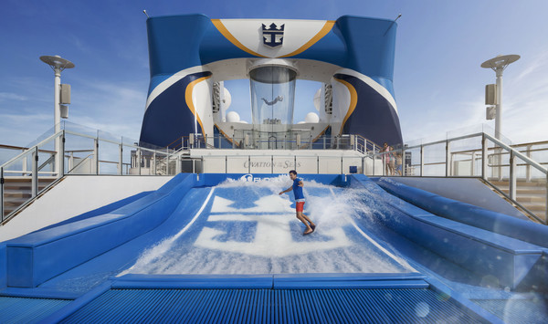 皇家加勒比海洋量子号与光谱号,皇家加勒比海洋量子号全解析