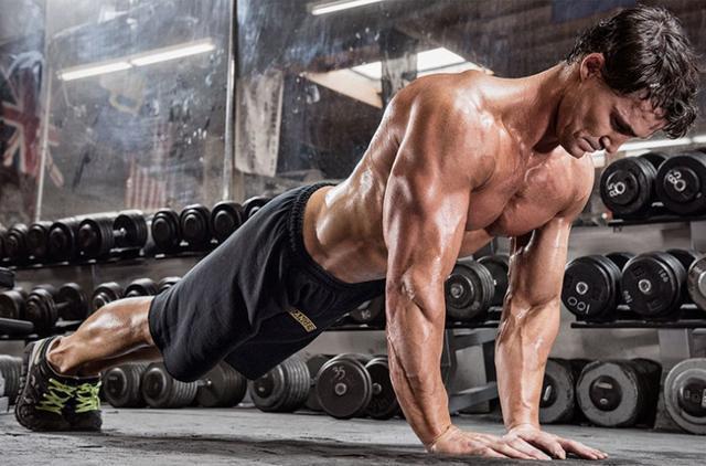 卧推，推举成绩上不去？可能是肱三头肌太弱了，6个动作帮你提升