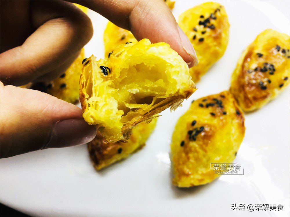 零失败的榴莲酥教程，再也不用吃外面速冻品榴莲酥了，成就感满满