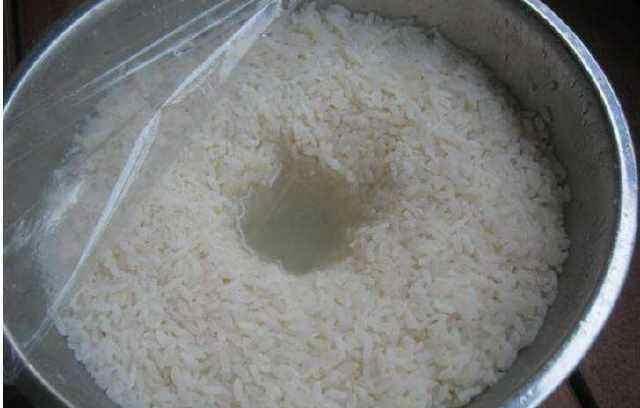 酿制的米酒为啥是酸的,制米酒为什么要把米酒蒸熟