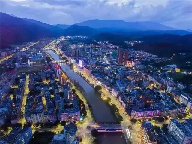 从1000米高处能看风景,从五百米高空看地面什么感觉