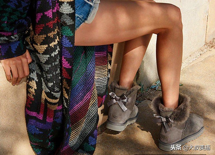 女人冬天雪地靴,矮个子女生冬天适合穿哪种雪地靴