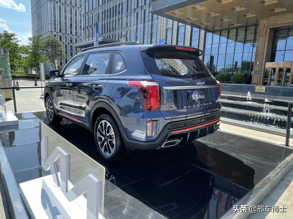 深度测评起亚智跑Ace,脱下工作服换上时装